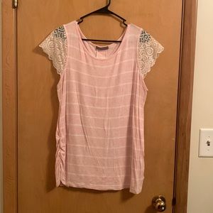 Tank top with lace sleeves size xxl